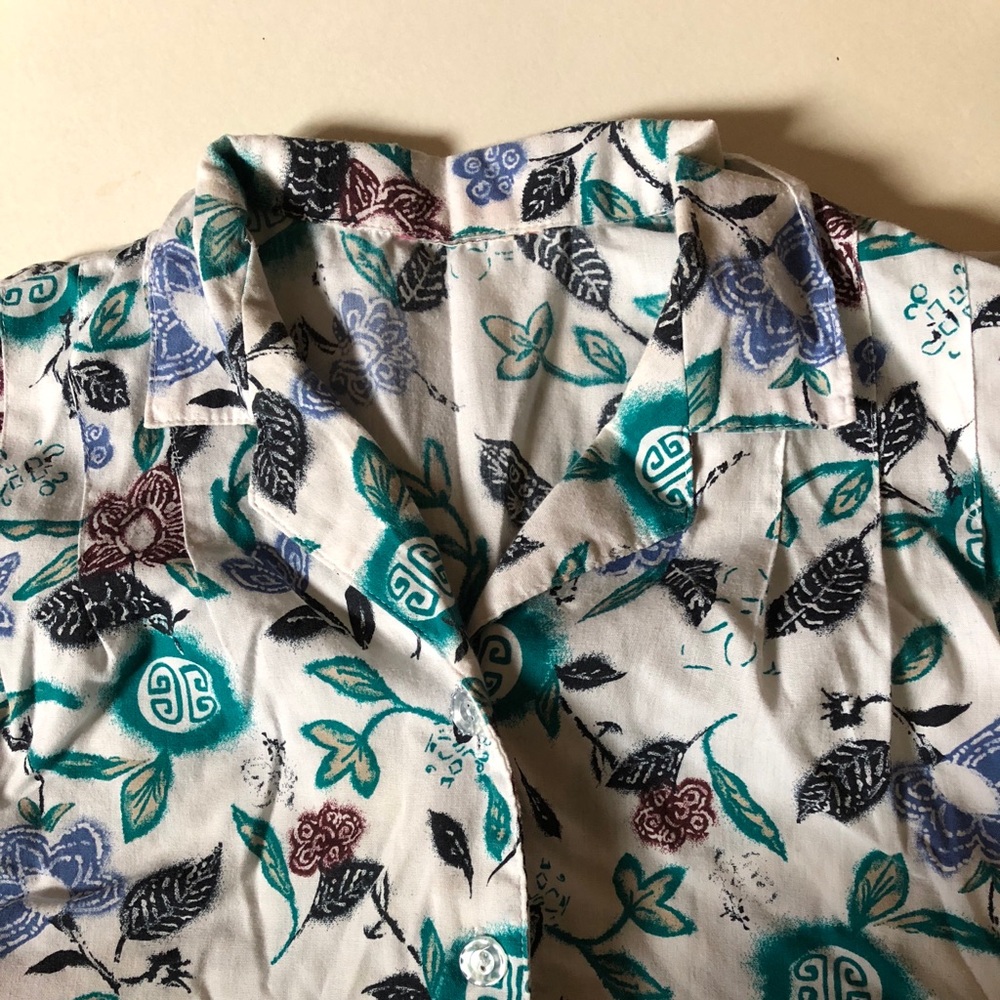 patterned t-shirt